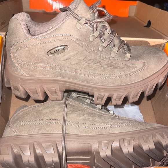 LUGZ 90s-Inspired, Imitation Suede-Like Sandy Tan Colored Sneaker - Picture 1 of 8